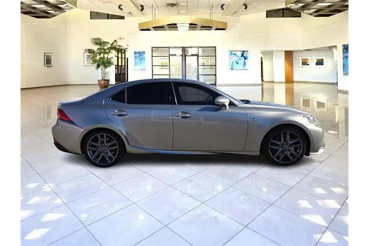 $24700 : Lexus IS 350 2016 4dr Sedan image 8