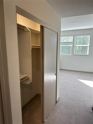 $1600 : Private room for rent image 3