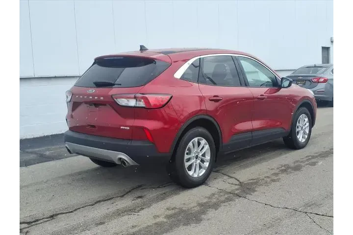$21874 : Ford Escape 2022 AWD SE 4dr image 6