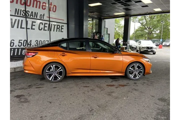 Nissan Sentra 2023 SR 4dr Se image 4