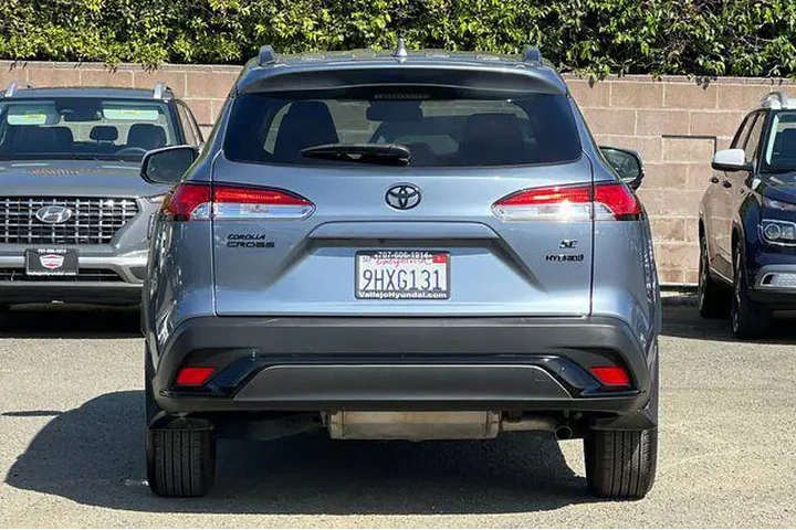 $28890 : Toyota Corolla Cross Hybrid image 7