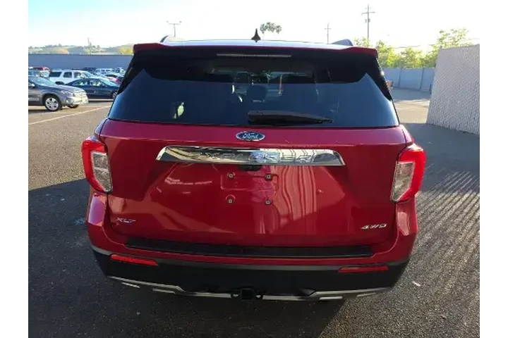 $35950 : Ford Explorer 2024 AWD XLT 4 image 5
