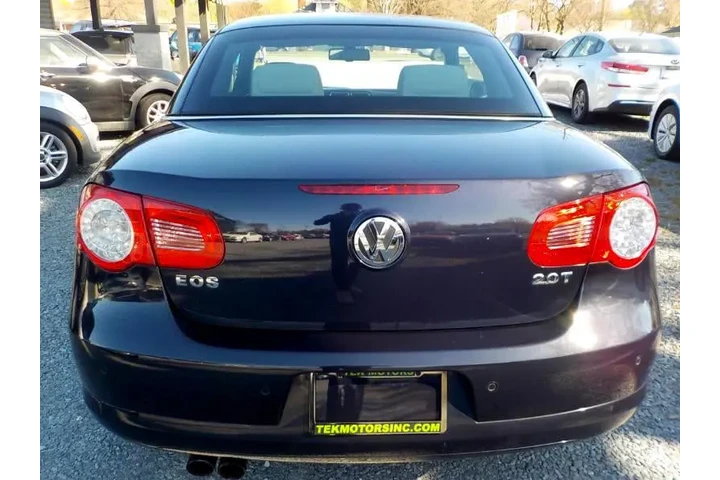 $7081 : 2008 Eos Lux image 4