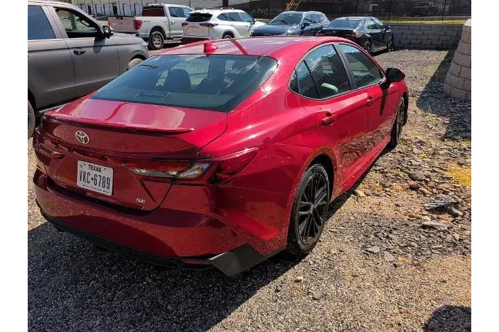 $26803 : Toyota Camry 2025 SE 4dr Sed image 3