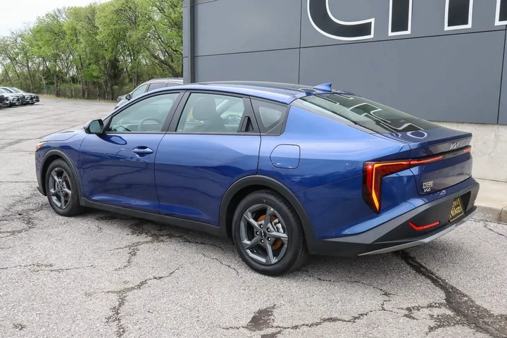 $20988 : 2025 K4 LXS FWD image 6