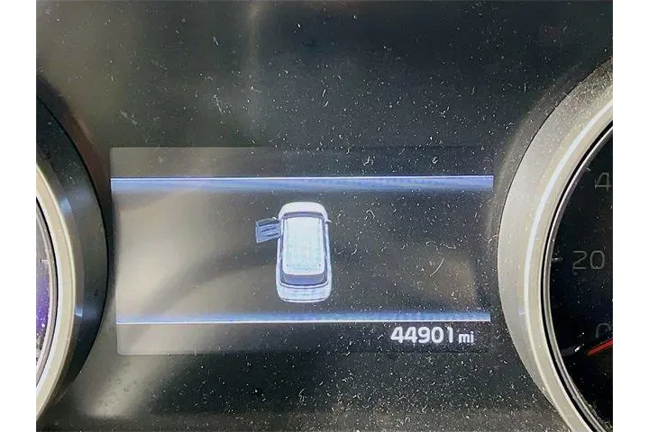 $29988 : Kia Carnival 2023 LX 4dr Min image 9