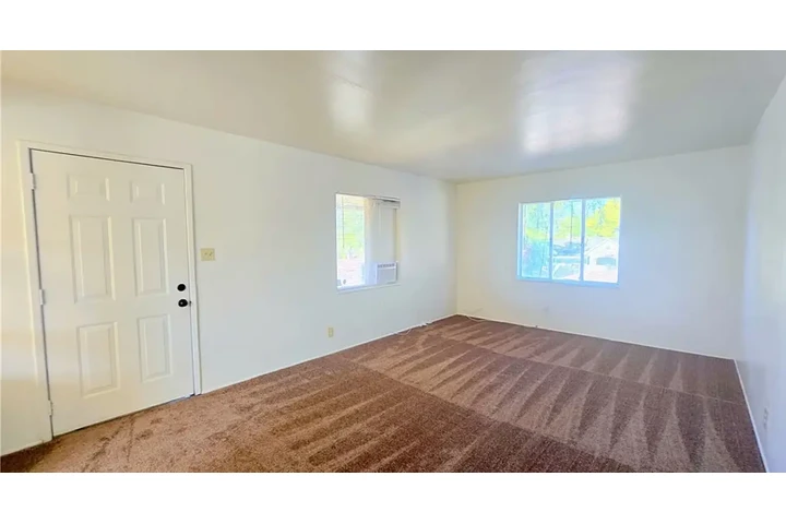 $1100 : Diamond St, Redondo Beach, CA image 2