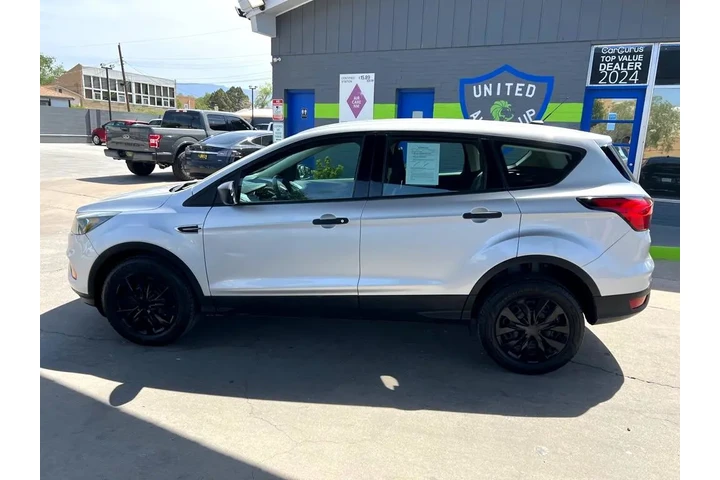 2019 Escape S FWD image 8