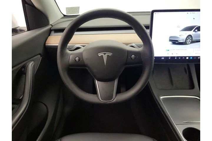 $30998 : Tesla Model Y 2022 AWD Long image 10