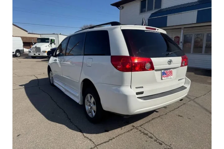 $18990 : 2008 Sienna LE 7-Passenger image 9