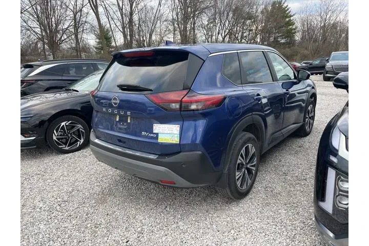 $23233 : Nissan Rogue 2023 AWD SV 4dr image 4