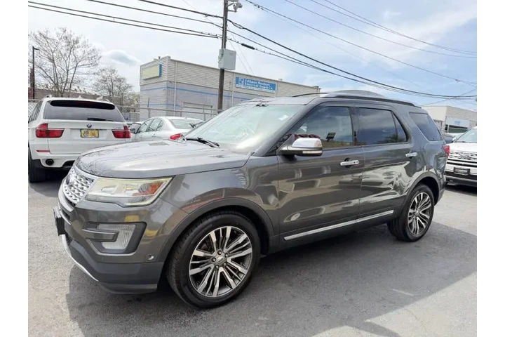$9799 : 2017 Explorer Platinum image 6