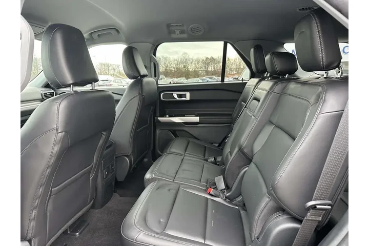 $30446 : Ford Explorer 2023 AWD XLT 4 image 10