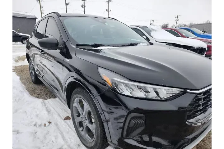 $21943 : Ford Escape 2023 AWD ST-Line image 9