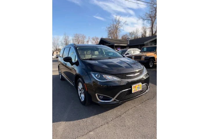 $19500 : 2018 Pacifica Touring L Plus image 6