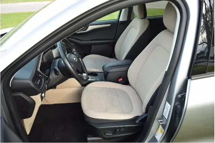 $20500 : Ford Escape Plug-In Hybrid 2 image 10