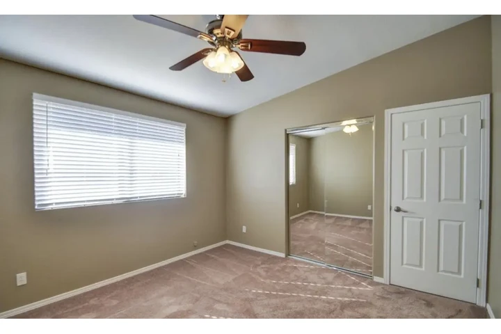 $3200 : Rent image 9