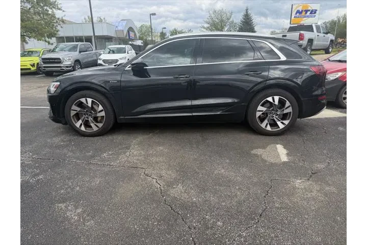$27266 : Audi e-tron 2022 AWD quattro image 1