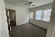 $900 : Lovely Home in LAKEWOOD,CA thumbnail
