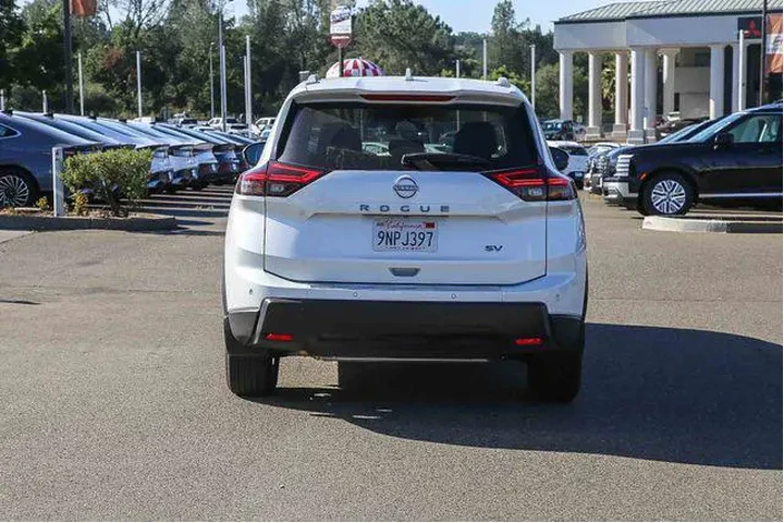 $23991 : Nissan Rogue 2024 SV 4dr Cro image 4
