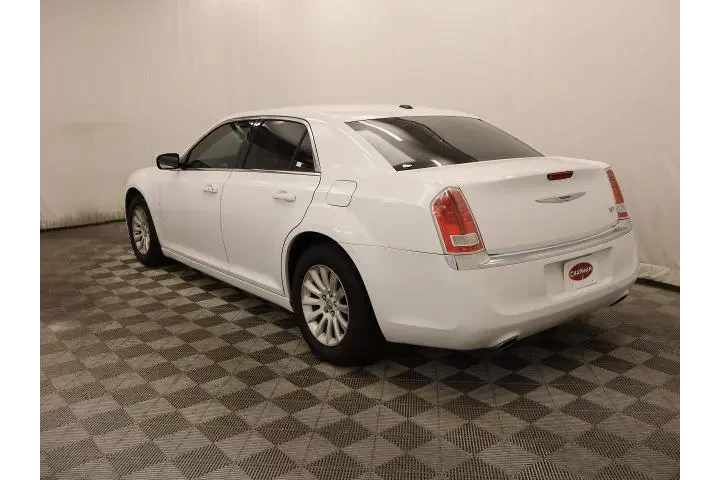 $10995 : Chrysler 300 2014 Base 4dr S image 7