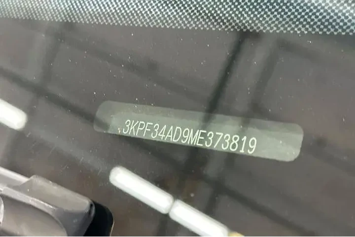 $17873 : Kia Forte 2021 GT-Line 4dr S image 3