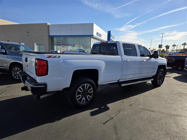 $57365 : Pre-Owned 2019 Silverado 3500 image 6