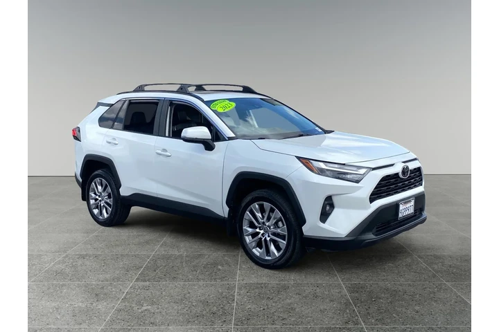 $30240 : Toyota RAV4 2023 XLE Premium image 7
