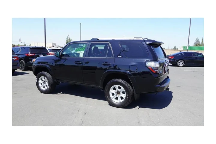$28500 : 2019 4Runner SR5 Sport Utilit image 8