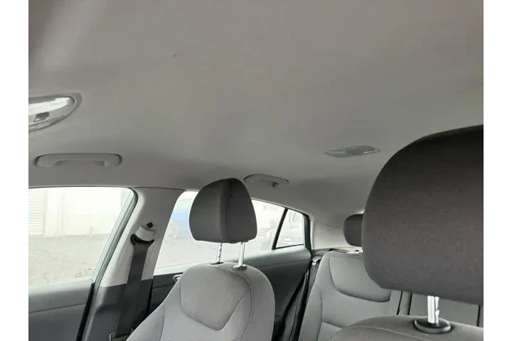 $19987 : Hyundai IONIQ Plug-in Hybrid image 10