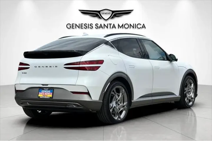 $37558 : Genesis GV60 2023 AWD Perfor image 5