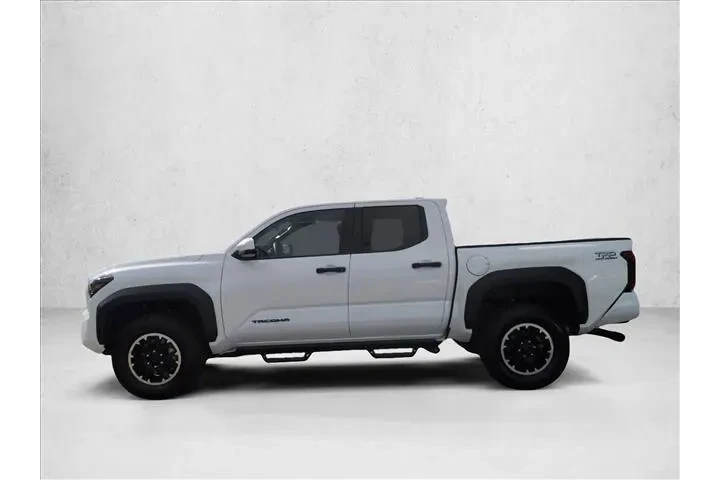 $39644 : Toyota Tacoma 2025 4x4 SR5 4 image 9