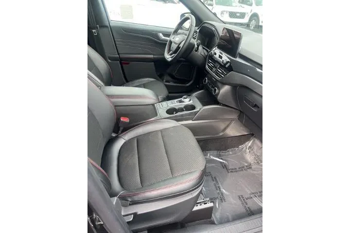 $31988 : Ford Escape 2025 AWD ST-Line image 6
