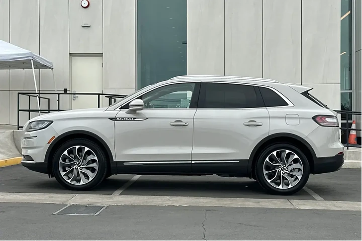 $32900 : Lincoln Nautilus 2022 Reserv image 6