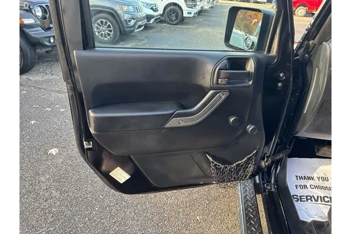 $14240 : Jeep Wrangler 2015 4x4 Sport image 7