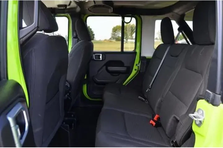 $31850 : Jeep Wrangler Unlimited 2021 image 7