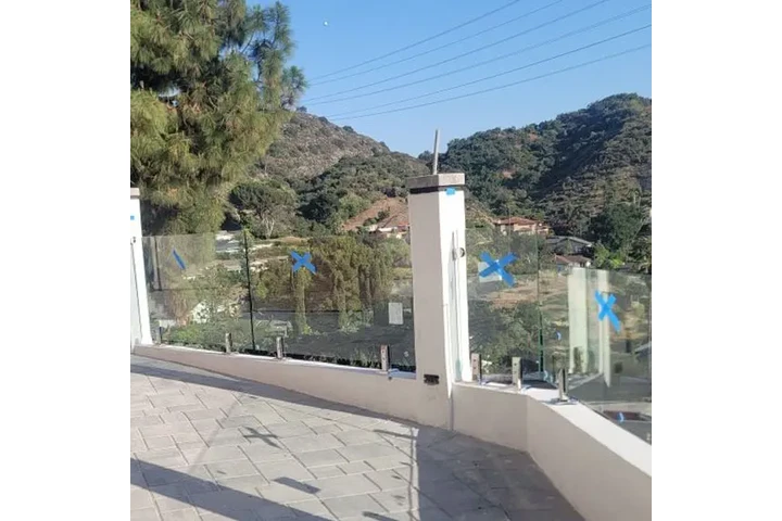 Ventanas y Puertas de vidrio image 2