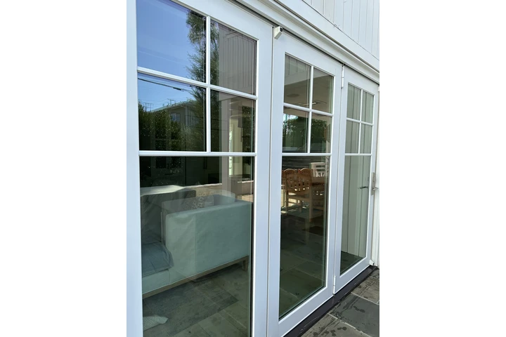 Glass cleaning house image 4