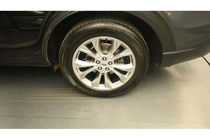 $22439 : Ford Explorer 2020 AWD XLT 4 image 9