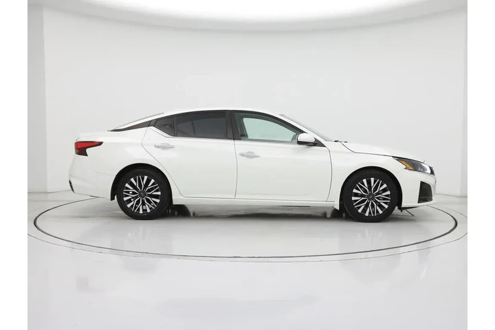 $20998 : Nissan Altima 2023 2.5 SV 4d image 7