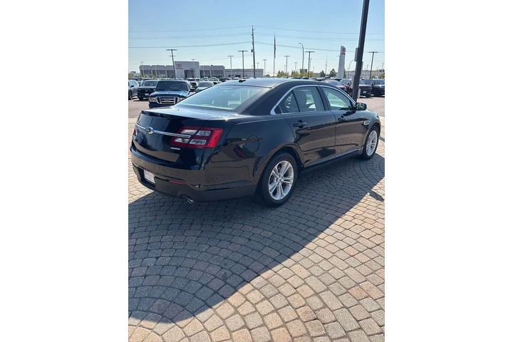 $10980 : 2016 Taurus SE image 5