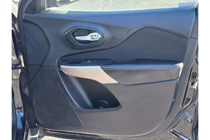 $9990 : Jeep Cherokee 2017 Latitude image 4