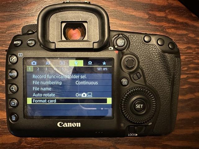 Canon EOS 5D Mark IV Digital image 2