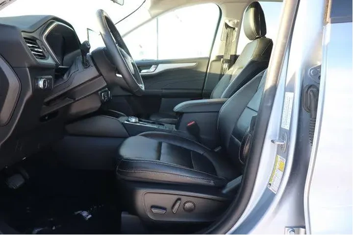 $25990 : Ford Escape 2022 AWD SEL 4dr image 9