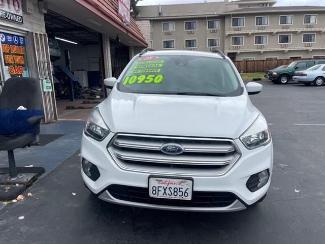 $10950 : 2018 Escape SE SUV image 4