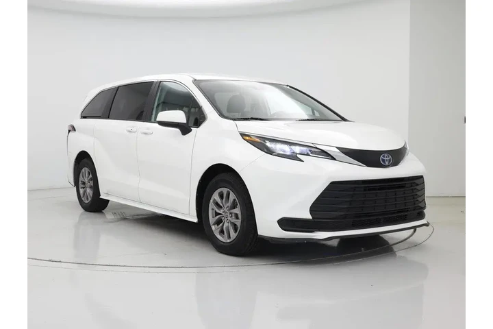 $36998 : Toyota Sienna 2024 LE 8-Pass image 1