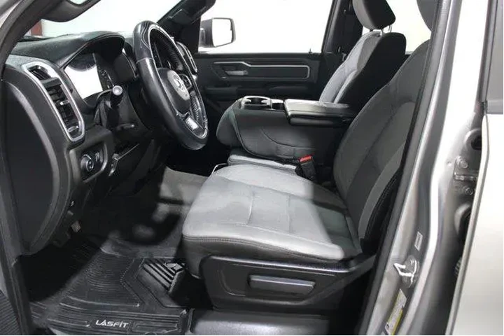 $35882 : Ram 1500 2022 4x4 Big Horn 4d image 3