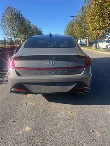 $23295 : PRE-OWNED 2022 HYUNDAI SONATA image 5