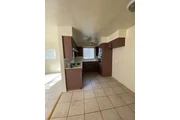 $995 : Apt 1 rec cerca Panorama/Haley thumbnail