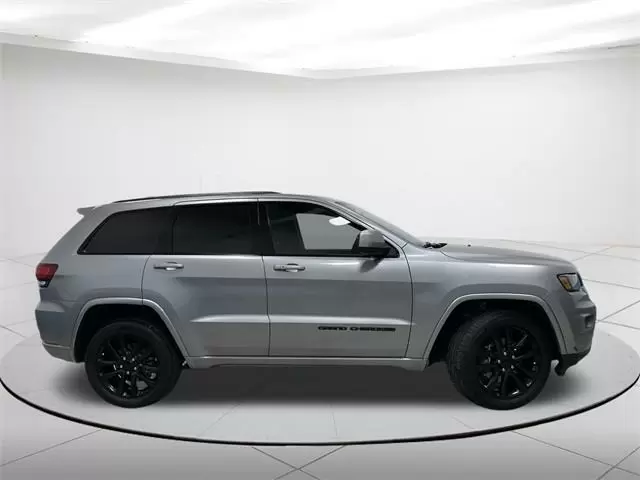 $26499 : Pre-Owned 2021 Grand Cherokee image 2